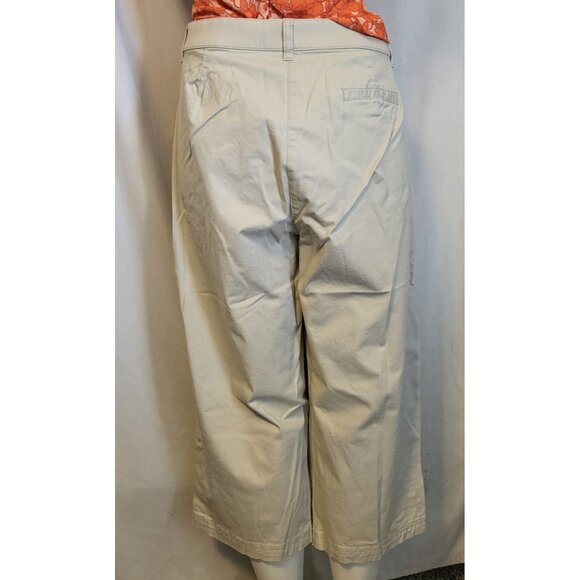 Karen Scott Khaki Colored Ankle Capris Size 16 Pockets Button Accents - Picture 4 of 7
